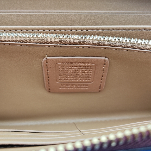 Coach Wallet - Picture 3 of 9